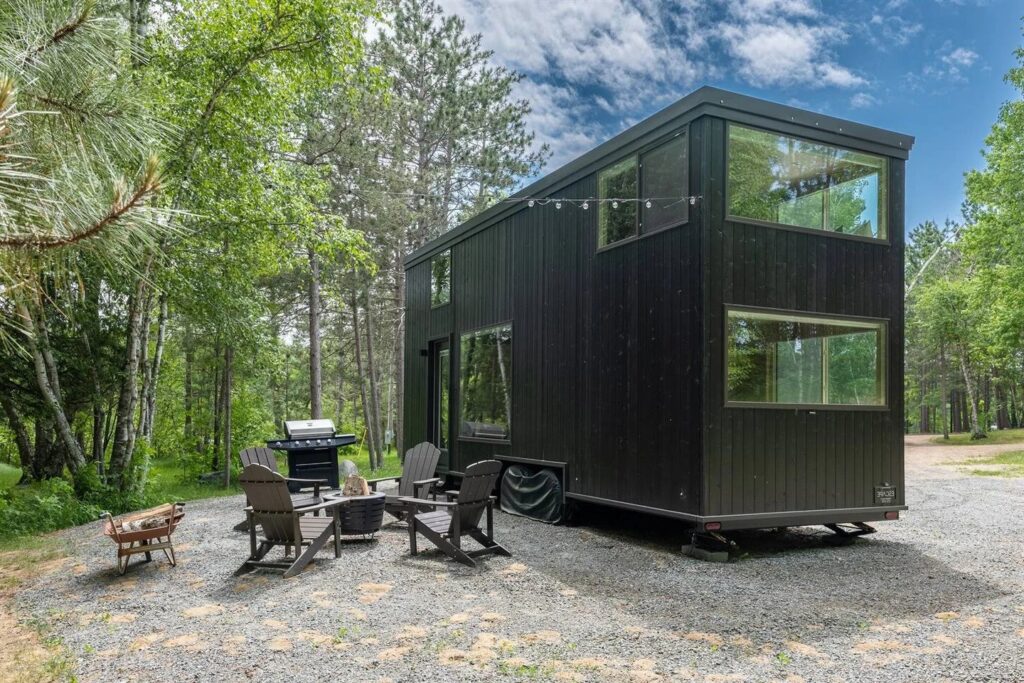Dreamy Tiny Home on a Private Lake Beach – Peaceful Getaway for Relaxation & Adventure!