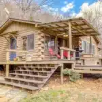 Escape to a Beautiful Dog-Friendly Waterfront Cabin Scenic Lake Views, Sunny Deck & Puppy Paradise