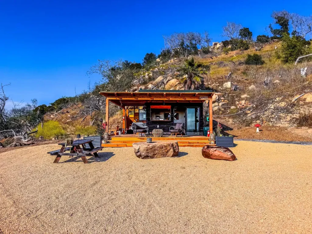 The Cali Cabin in Fallbrook, California, United States: A Laid-Back Escape in Nature