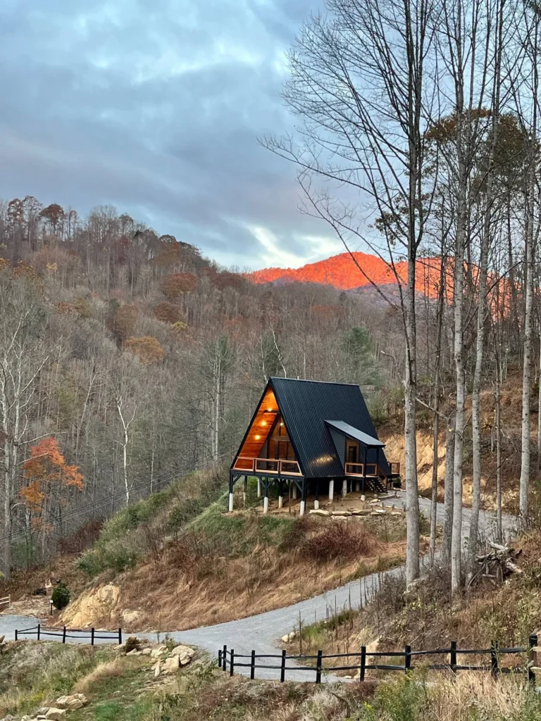 A-Frame of Mind Mountain River Cabin B in Burnsville, North Carolina, United States