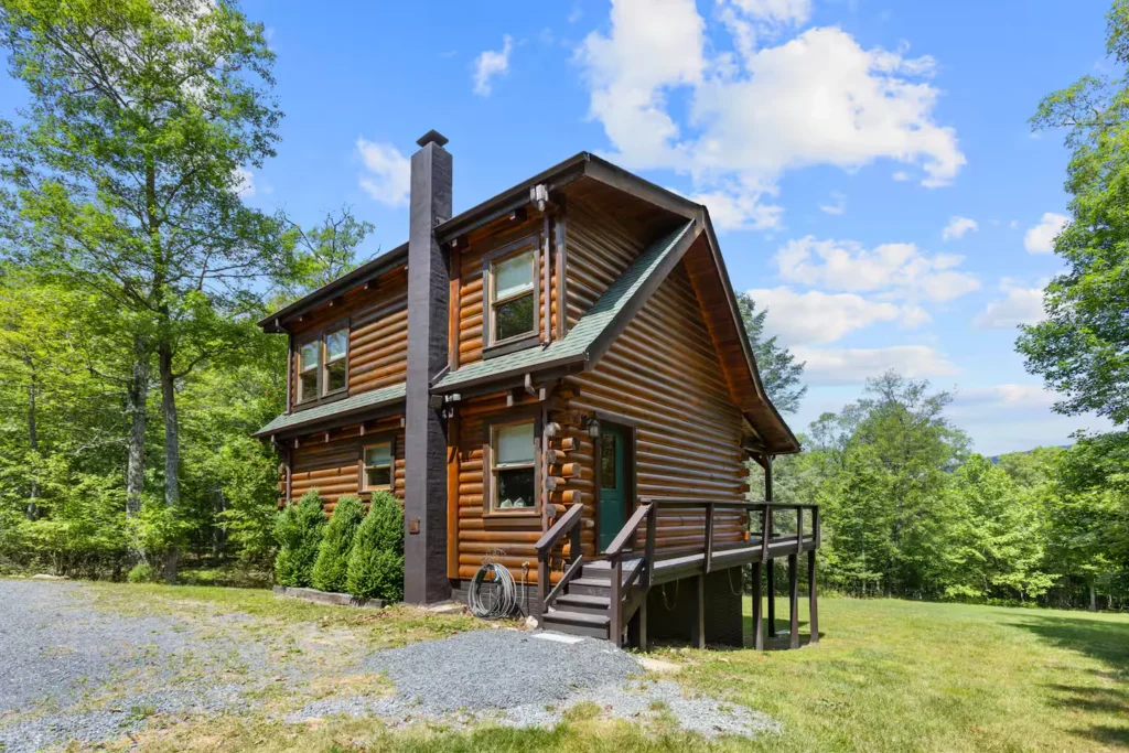 Fort Valley Hideaway Poolside Relaxation, Cozy Fire Pit & Pet-Friendly Fun